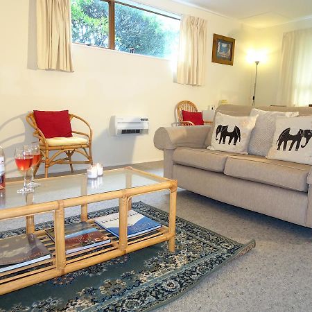 Smokebush Cottage - Holiday Home Exclusively Yours ตูรางี ภายนอก รูปภาพ