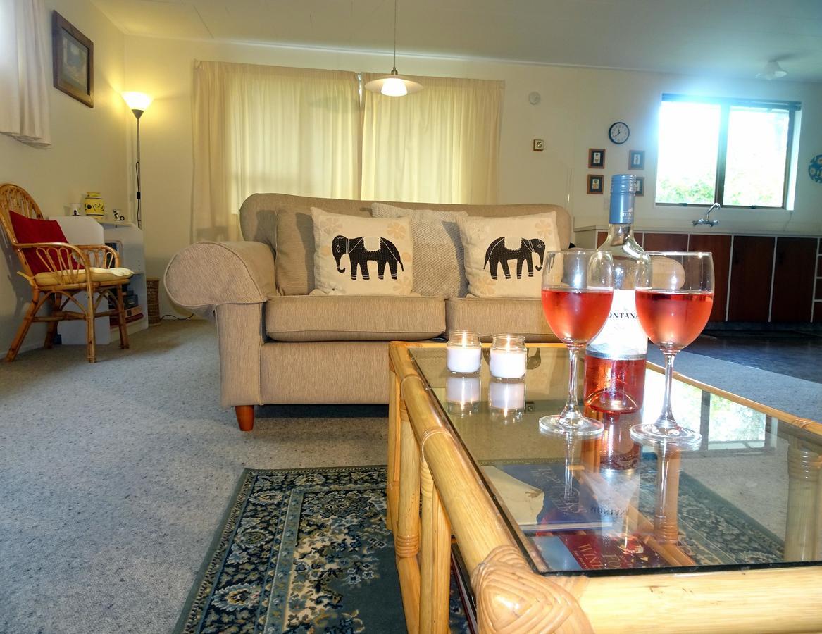 Smokebush Cottage - Holiday Home Exclusively Yours ตูรางี ภายนอก รูปภาพ